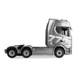 Scania 770 S Zugmaschine + Tieflader-Sattelauflieger 6x4 1:18 RTR silber